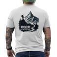 アドベンチャー バグ アウトドア キャンプ ハイキング 面白い 自然 グラフィック メンズTシャツ バックプリント