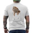 ヒゲのあるドラゴンリザード 爬虫類フェイクポケット メンズTシャツ バックプリント