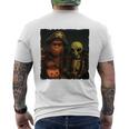 ビッグフットエイリアン 面白い ハロウィン トリック ドア カメラビュー 長袖tシャツ メンズTシャツ バックプリント