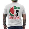 面白いスイカ ハワイのビーチでの休暇 メロンの中のかわいいもの メンズTシャツ バックプリント