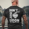 Don't Judge Me うどん Know Me おもしろ 日本食品 みそ麺 メンズTシャツ バックプリント 高齢者への贈り物