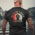 Lives Matter Raised Fist Retrointage No Racism メンズTシャツ バックプリント 高齢者への贈り物