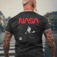Nasaの宇宙飛行士の掃除機の星のワームのロゴが面白い メンズTシャツ バックプリント 高齢者への贈り物