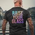 Raise Your Glass Pink Cheers Party メンズTシャツ バックプリント 高齢者への贈り物