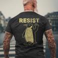 Resist Penguin Resist The Penguin Tariffs T-Shirt mit Rückendruck Geschenke für alte Männer