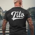 They Call Me Tito Festa Del Papà Regalo Per Tito T-shirt da uomo con stampa posteriore Regalos para ancianos