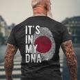 おかしな It's In My Dna 日本国旗 指紋 メンズTシャツ バックプリント 高齢者への贈り物