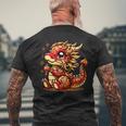 かわいい かわいい 赤 金 龍 中国 旧正月 縁起物 メンズTシャツ バックプリント 高齢者への贈り物