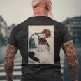 エゴン・シーレ作「膝を曲げた座る女」1917 メンズTシャツ バックプリント 高齢者への贈り物
