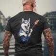 エレキギターを弾く面白いシベリアンハスキー犬ミュージシャン メンズTシャツ バックプリント 高齢者への贈り物