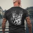 カエル ウシガエル ヒキガエル 炎 ブラックワーク メンズTシャツ バックプリント 高齢者への贈り物