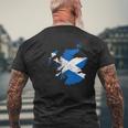 スコットランドの地図と旗の胸のロゴ スコットランドのお土産 メンズTシャツ バックプリント 高齢者への贈り物