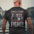 ドナルド・トランプ拳ポンプ We Fight American Flag Trump 2024 メンズTシャツ バックプリント 高齢者への贈り物