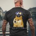 ドージコインdogecoin Hodl 月へ月にto The Moon 暗号通貨doge Memeドージミーム メンズTシャツ バックプリント 高齢者への贈り物