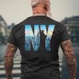 ニューヨーク市のデザインnyc自由の女神アーバン メンズTシャツ バックプリント 高齢者への贈り物