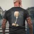 ヨハン・セバスチャン・バッハの絵画の肖像画1748 メンズTシャツ バックプリント 高齢者への贈り物