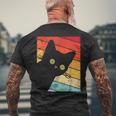 レトロな黒猫、ヴィンテージスタイルの黒猫。 メンズTシャツ バックプリント 高齢者への贈り物