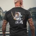 剣道ファイター 猫 面白 日本格闘技・猫好き メンズTシャツ バックプリント 高齢者への贈り物