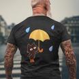 大人かわいい絵本の猫 雨の日 メンズTシャツ バックプリント 高齢者への贈り物