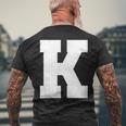 大文字 K アルファベットモノグラム イニシャル メンズTシャツ バックプリント 高齢者への贈り物