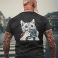 旅行や写真を撮るのに最適なカメラ猫。 メンズTシャツ バックプリント 高齢者への贈り物