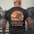 沖縄 Japan ヤシの木 夏休み 日本観光 メンズTシャツ バックプリント 高齢者への贈り物