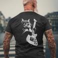 猫がギターベースを弾く メンズTシャツ バックプリント 高齢者への贈り物