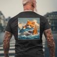 猫のサメ、面白い猫がサメを噛むサメ、サメと猫 メンズTシャツ バックプリント 高齢者への贈り物