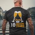 結婚10周年記念ギフト Cheers Amazing Years Married メンズTシャツ バックプリント 高齢者への贈り物