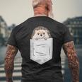 胸ポケットに入ったハリネズミ 衣類 ハリネズミ ギフト メンズTシャツ バックプリント 高齢者への贈り物