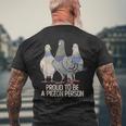 鳩の人であることを誇りに思う鳩好き。 メンズTシャツ バックプリント 高齢者への贈り物