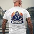 Bassquatch 音楽愛好家のためのサスカッチdjデザイン メンズTシャツ バックプリント 高齢者への贈り物