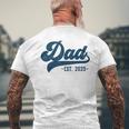 Dad Est 2025 Dad To Be New Dad メンズTシャツ バックプリント 高齢者への贈り物
