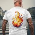 Fire Element Flameのグラフィックアート。あらゆる年齢の方に。 メンズTシャツ バックプリント 高齢者への贈り物