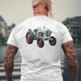 Schueller ヴィンテージ トラクター ドイツ レトロ メンズTシャツ バックプリント 高齢者への贈り物