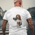ビーグル 犬 ダンベル 筋トレ 筋肉 ワークアウト ジム メンズTシャツ バックプリント 高齢者への贈り物
