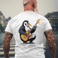 ベースギターを弾くペンギン ペンギン メンズTシャツ バックプリント 高齢者への贈り物