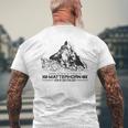マッターホルン スイス アルプス ツェルマット ハイキング 山 アドベンチャー メンズTシャツ バックプリント 高齢者への贈り物