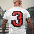 数字 3 ヴィンテージブラック&レッド メンズTシャツ バックプリント 高齢者への贈り物