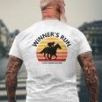 競馬ファンや馬好きの方にお勧め 勝者の走り オシャレな競馬イラスト メンズTシャツ バックプリント 高齢者への贈り物