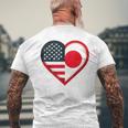 米国 アメリカ 日本 ハートフラッグ 二重国籍。 メンズTシャツ バックプリント 高齢者への贈り物