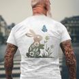 蝶のイースターとデイジーを保持している甘いウサギのウサギ 長袖tシャツ メンズTシャツ バックプリント 高齢者への贈り物