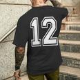 12番の前面と背面にホワイトのプリント。 メンズTシャツ バックプリント 彼への贈り物