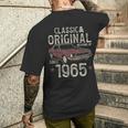 1965年生まれ クラシックカー 60歳の誕生日 メンズTシャツ バックプリント 彼への贈り物
