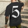 5番目 古英語の中世スタイルの五 メンズTシャツ バックプリント 彼への贈り物