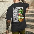 Be A Pineapple Wear A Crownweet Inside アロハ・ハワイパイナップル メンズTシャツ バックプリント 彼への贈り物