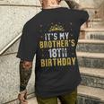 Feliz Es El Cumpleaños Número 18 De Mi Hermano 2007 18 Años Camiseta Hombre Estampado Espalda Regalos para él