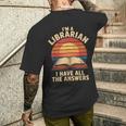 I'm A Librarian I Have The All Answers Retro Librarian メンズTシャツ バックプリント 彼への贈り物