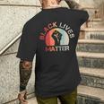 Lives Matter Raised Fist Retrointage No Racism メンズTシャツ バックプリント 彼への贈り物