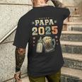 Papa 2025 年生 新しいパパ 若いパパ 初めてのパパ メンズTシャツ バックプリント 彼への贈り物